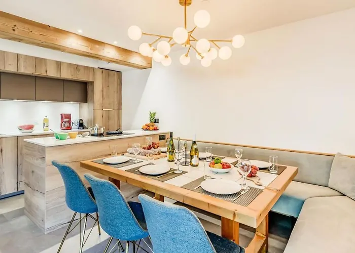 La Tour Du Merle - 4 Pieces Pour 8 Personnes Mae-3257 *